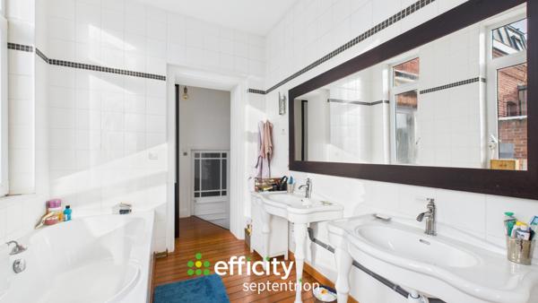 Maison 9 pièces - 228 m²