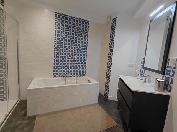 ACHAT/VENTE - LAVAL Appartement T5 VUE SUR LA MAYENNE