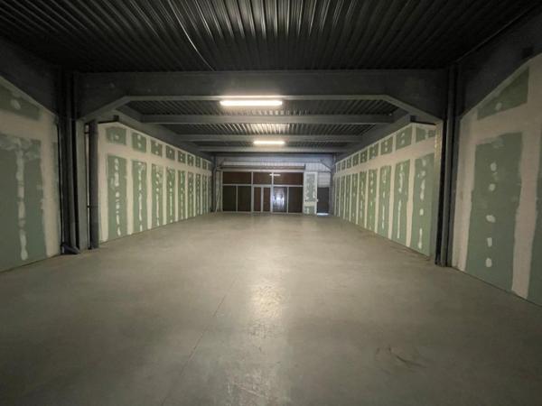 Location / Local Commercial