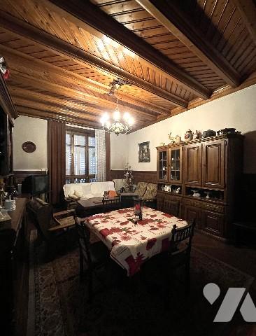 CENTRE LUNEVILLE - Maison de ville  (+ de 265m²), 8 ch, terrasse, petit jardin à l'abri des regards.