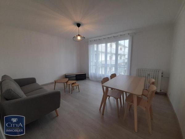 Appartement à louer 2 pièces 51.41m² Châteauroux (36000)