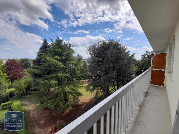 Appartement à louer 2 pièces 51.41m² Châteauroux (36000)