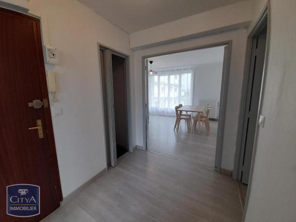Appartement à louer 2 pièces 51.41m² Châteauroux (36000)