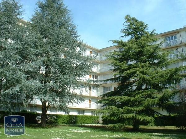 Appartement à louer 2 pièces 51.41m² Châteauroux (36000)