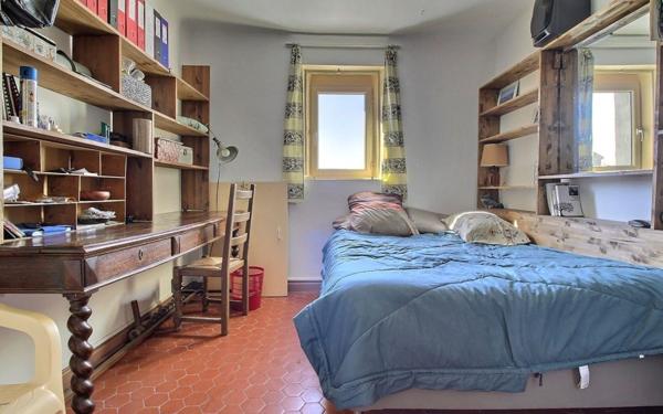 Appartement à vendre    4 pièces • 78,90 m2 Marseille 6