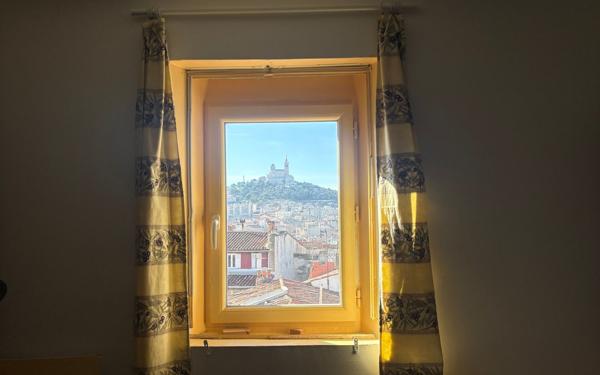 Appartement à vendre    4 pièces • 78,90 m2 Marseille 6