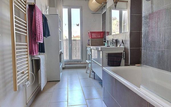 Appartement à vendre    4 pièces • 78,90 m2 Marseille 6