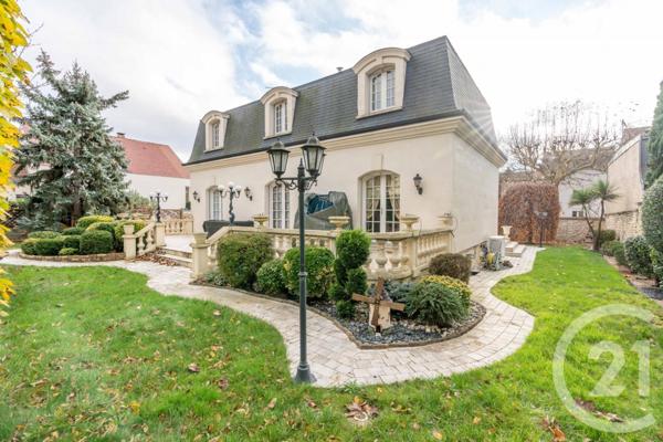 Maison à vendre  6 pièces - 220,98 m2 ST MAUR DES FOSSES - 94