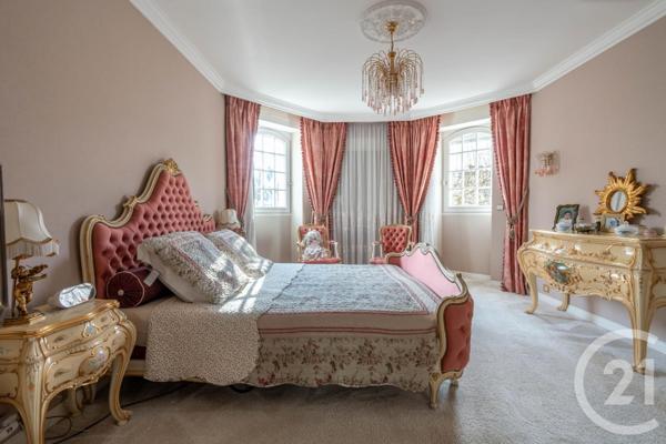 Maison à vendre  6 pièces - 220,98 m2 ST MAUR DES FOSSES - 94