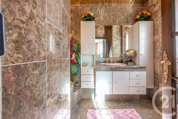 Maison à vendre  6 pièces - 220,98 m2 ST MAUR DES FOSSES - 94