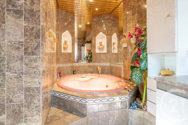 Maison à vendre  6 pièces - 220,98 m2 ST MAUR DES FOSSES - 94