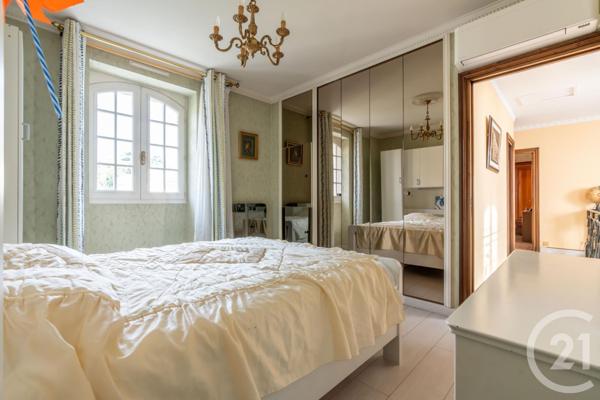 Maison à vendre  6 pièces - 220,98 m2 ST MAUR DES FOSSES - 94