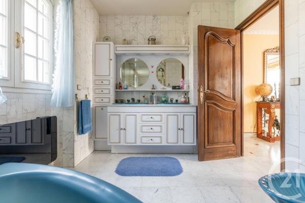 Maison à vendre  6 pièces - 220,98 m2 ST MAUR DES FOSSES - 94