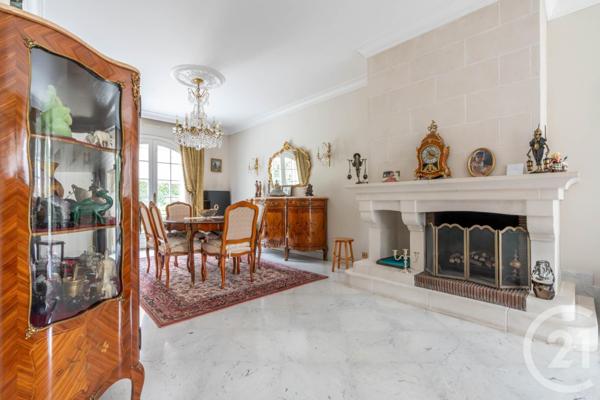 Maison à vendre  6 pièces - 220,98 m2 ST MAUR DES FOSSES - 94