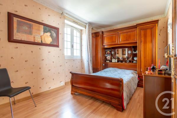 Maison à vendre  6 pièces - 220,98 m2 ST MAUR DES FOSSES - 94