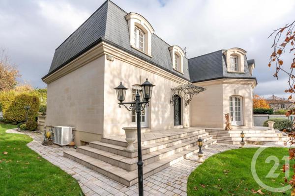 Maison à vendre  6 pièces - 220,98 m2 ST MAUR DES FOSSES - 94