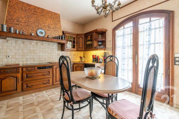 Maison à vendre  6 pièces - 220,98 m2 ST MAUR DES FOSSES - 94