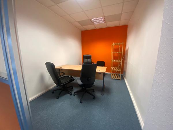 Saint-Étienne (42000) BUREAUX COMMERCIAUX A LOUER 216M²