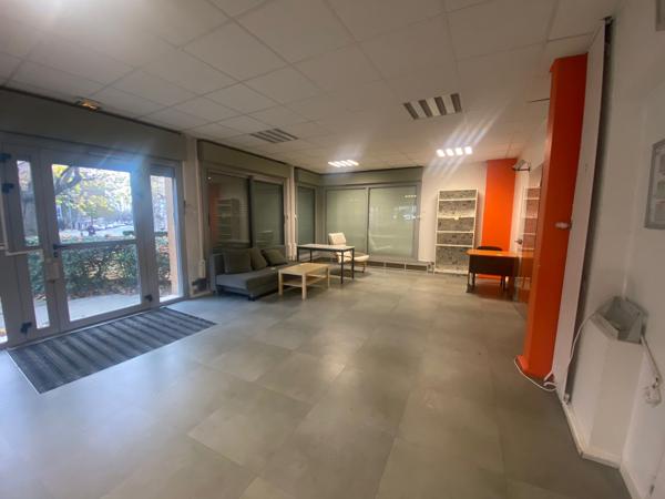 Saint-Étienne (42000) BUREAUX COMMERCIAUX A LOUER 216M²