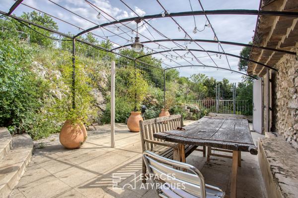 Charme, pierres et poutres, une maison de village discrètement séduisante