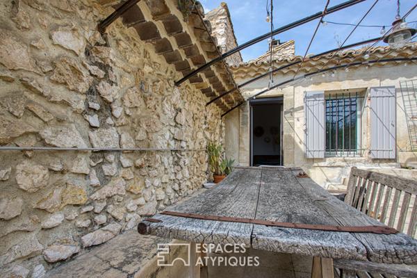 Charme, pierres et poutres, une maison de village discrètement séduisante