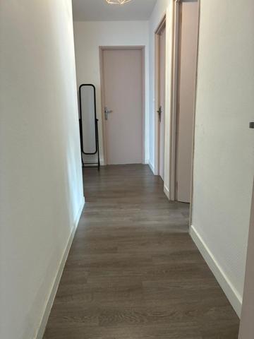 Appartement lumineux et spacieux de 82 m² avec 4 chambres et grand balcon