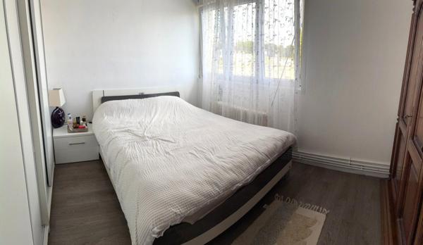 Appartement lumineux et spacieux de 82 m² avec 4 chambres et grand balcon