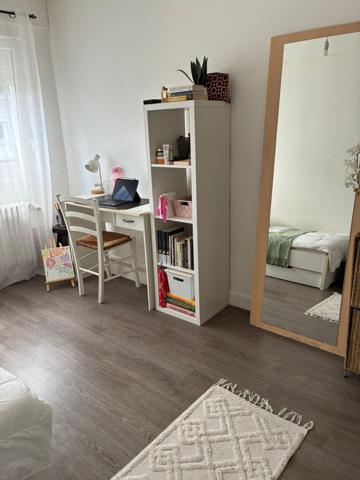 Appartement lumineux et spacieux de 82 m² avec 4 chambres et grand balcon