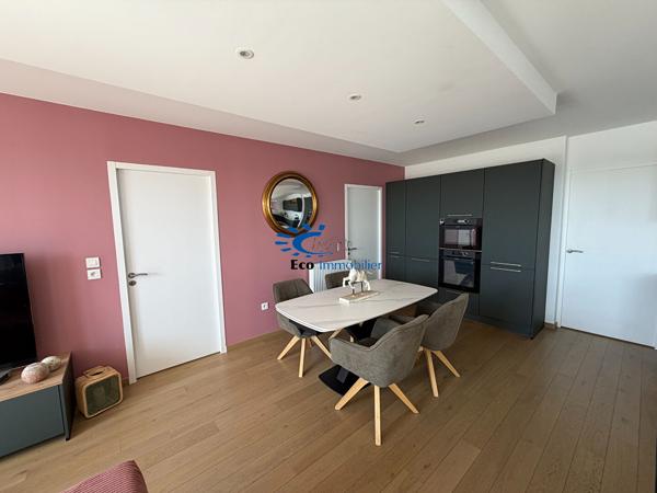 APPARTEMENT LAGORD 121M² AVEC TERRASSE ET PLACES DE STATIONNEMENT Lagord APPARTEMENT LAGORD 121M² AVEC TERRASSE ET PLACES DE STATIONNEMENT Lagord