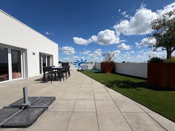 APPARTEMENT LAGORD 121M² AVEC TERRASSE ET PLACES DE STATIONNEMENT Lagord APPARTEMENT LAGORD 121M² AVEC TERRASSE ET PLACES DE STATIONNEMENT Lagord