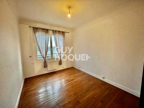LOCATION : appartement 2 pièces (51 m²) à CALAIS