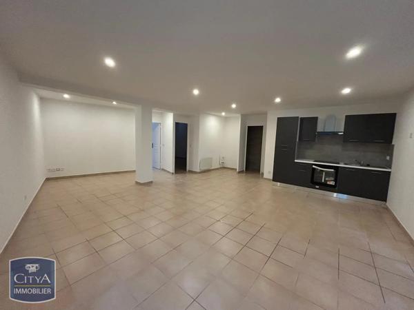 Appartement à louer 3 pièces 81.55m² Marignane (13700)