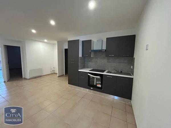 Appartement à louer 3 pièces 81.55m² Marignane (13700)