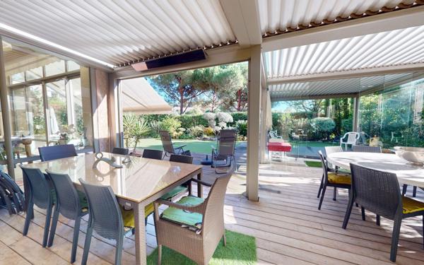 Maison à vendre    5 pièces • 186,14 m2 Villeneuve-Loubet