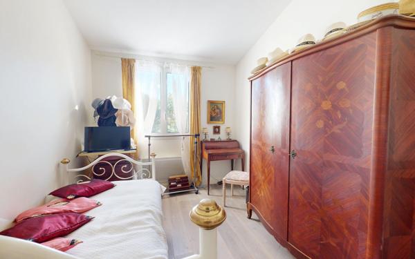 Maison à vendre    5 pièces • 186,14 m2 Villeneuve-Loubet