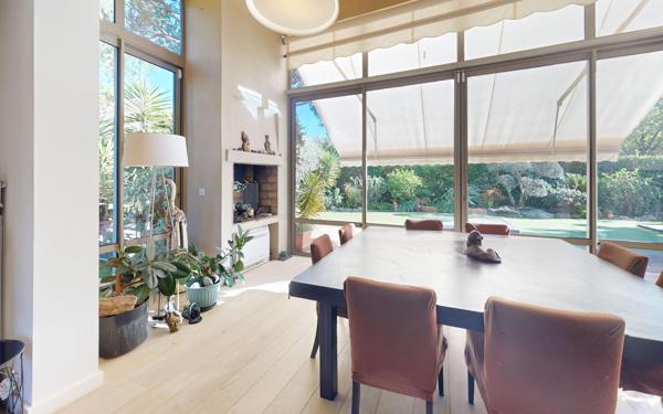 Maison à vendre    5 pièces • 186,14 m2 Villeneuve-Loubet