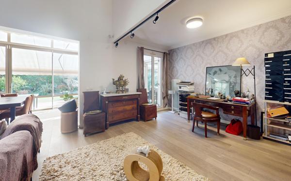 Maison à vendre    5 pièces • 186,14 m2 Villeneuve-Loubet