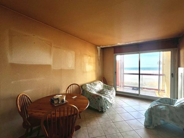 Appartement T3 à rénover à vendre à Lacanau Océan avec balcon vue sur l'océan sur le front de mer