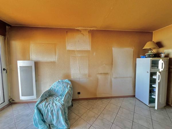 Appartement T3 à rénover à vendre à Lacanau Océan avec balcon vue sur l'océan sur le front de mer