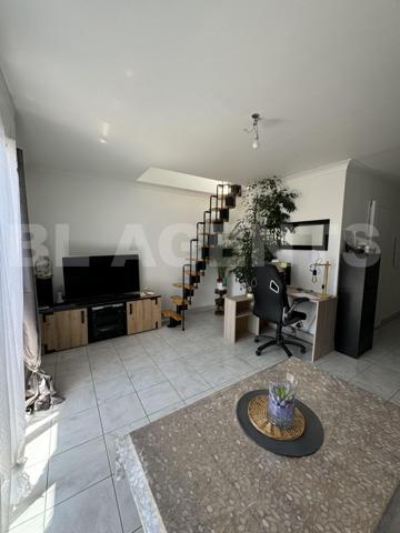 Duplex 2 chambres proche RER-B copro faibles charges 2 balcons