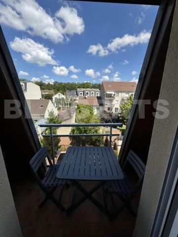 Duplex 2 chambres proche RER-B copro faibles charges 2 balcons