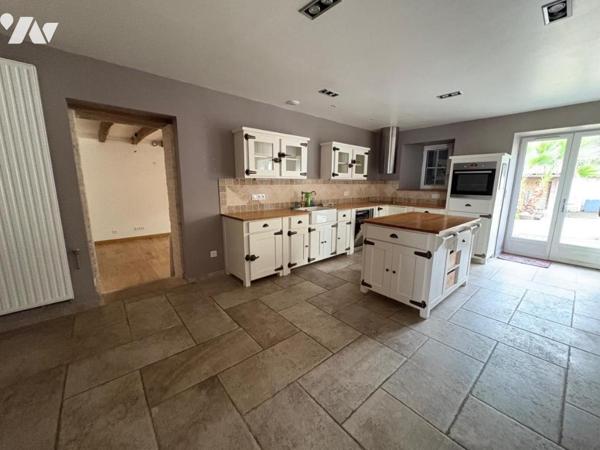 MAGNE, belle maison ancienne de 249 m²
