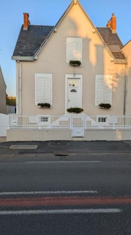 Maison de qualité avec piscine, studio indépendant et dépendances