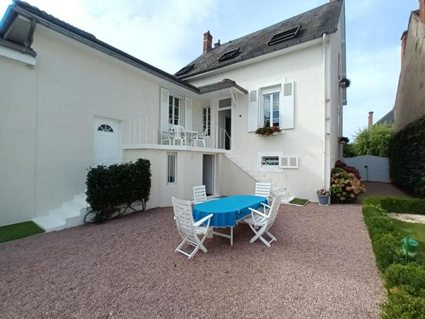 Maison de qualité avec piscine, studio indépendant et dépendances