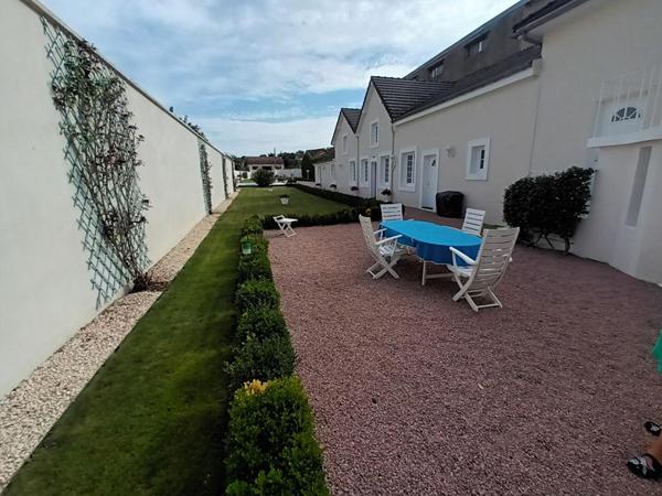 Maison de qualité avec piscine, studio indépendant et dépendances