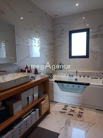 Maison à BERGERAC, 24100 - 6 pièces 200m²