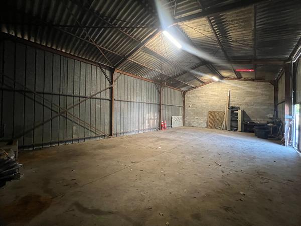 Location                                                      Local commercial
                        
                     1 pièces                      300 m2                     à Villebon-sur-Yvette