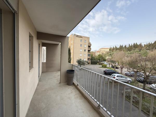 BORD D'AUDE - T2 LUMINEUX AVEC GRANDE TERRASSE ET ASCENSEUR