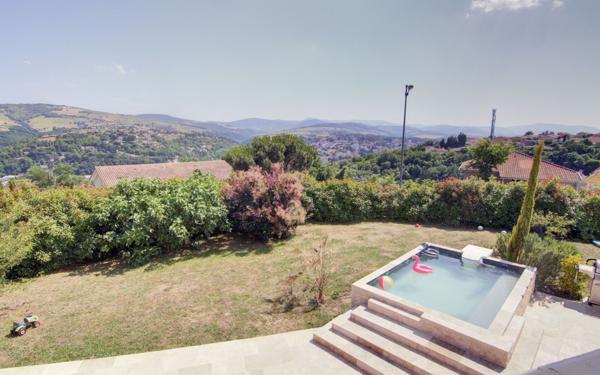 Maison à vendre    5 pièces •  Rive-de-Gier