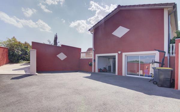 Maison à vendre    5 pièces •  Rive-de-Gier